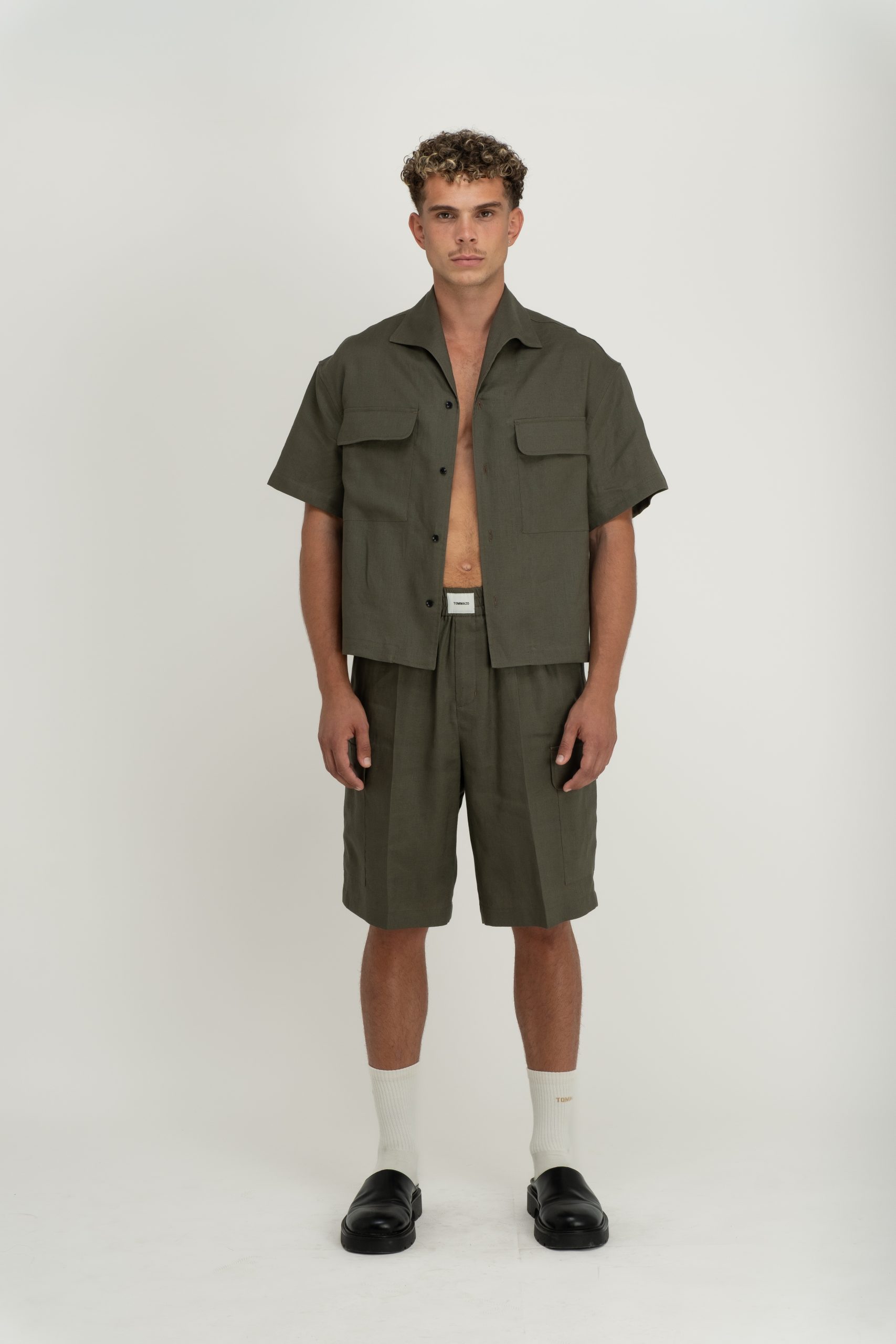 ELASTIC WAIST LINEN SHORTS