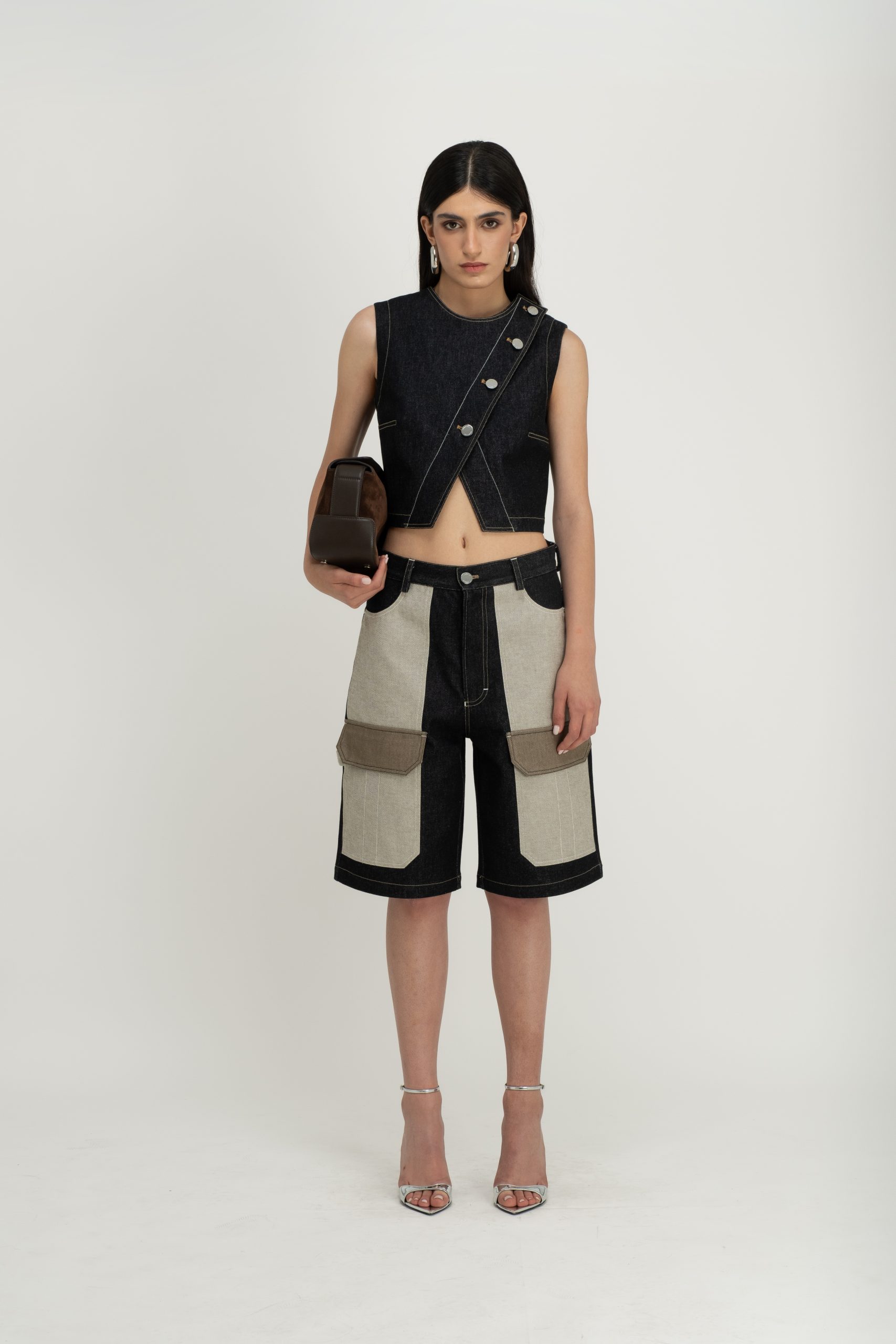 CONTRAST PANEL DENIM SHORT