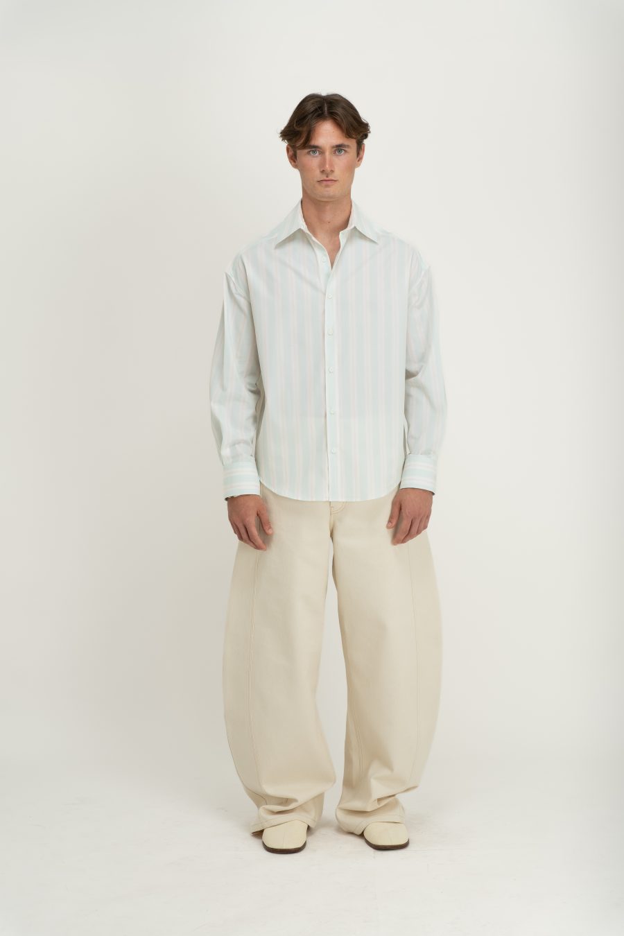 DENIM BARREL-LEG JEANS
